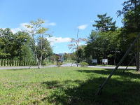 東方向-緑地＆水路、ラフォーレ中軽井沢別荘棟などの借景